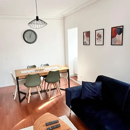 Family-friendly Duplex - Near Center - Free Parking - Wifi *