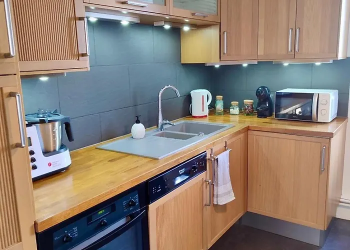 Apartment Family-friendly Duplex - Near Center - Free Parking - Wifi *