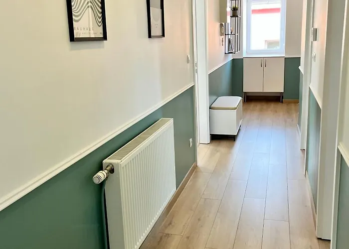 Le 1900 - Spacious & Charming Duplex - 3 Br *