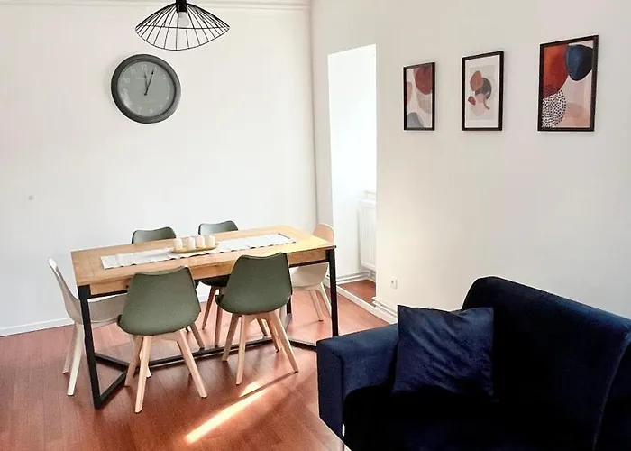 Family-friendly Duplex - Near Center - Free Parking - Wifi *